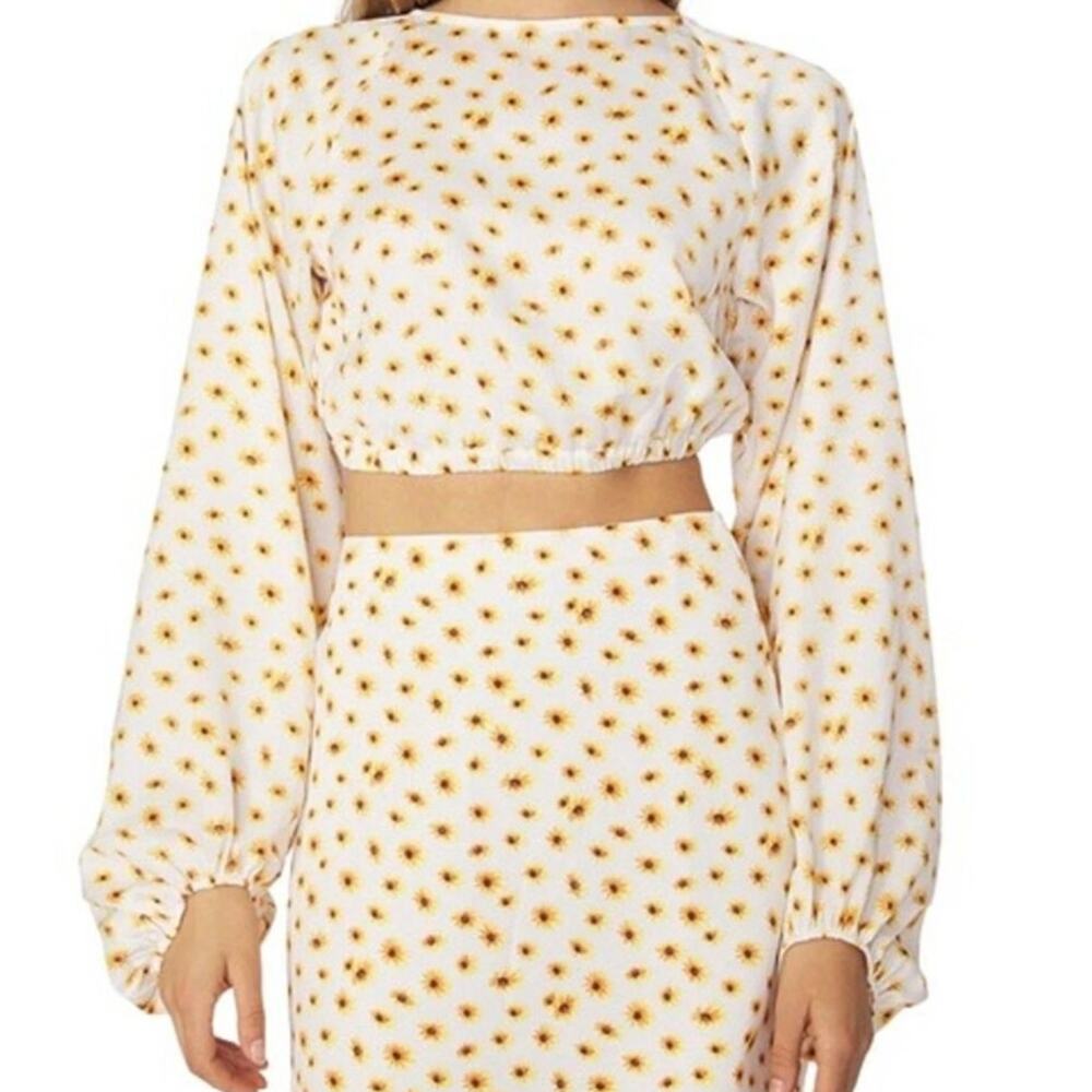 WeWoreWhat Ivory Billow Sleeve Ditsy Daisy Open Back Crop Top Blouse Large NWT